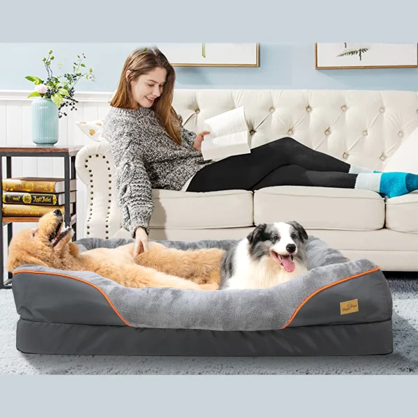 Side view of the dog bed, showcasing the supportive bolster rim.