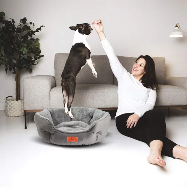 Side profile of the grey pet bed, highlighting its thickness