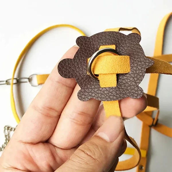 Reptile leash showing the full length and attachment point