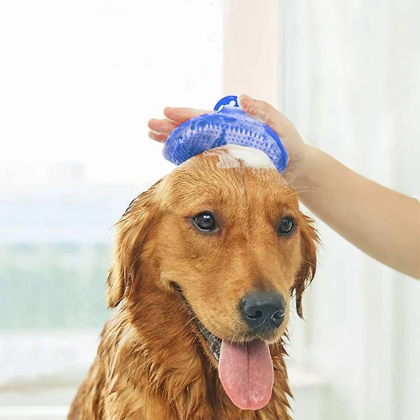 Adjustable strap detail on the pet grooming glove