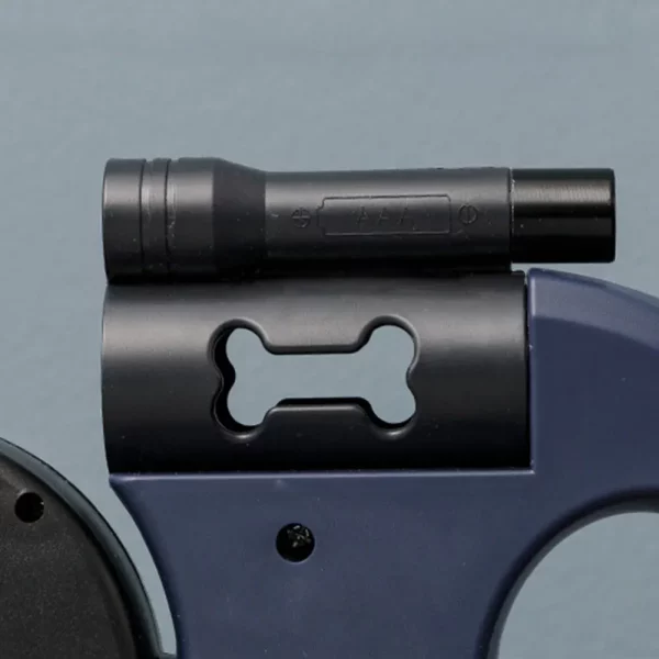 Dual dog leash, showing the attachable treat/bag box, convenience feature