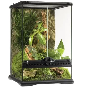 Reptile habitat terrarium, clear front panel, side ventilation, reptile enclosure