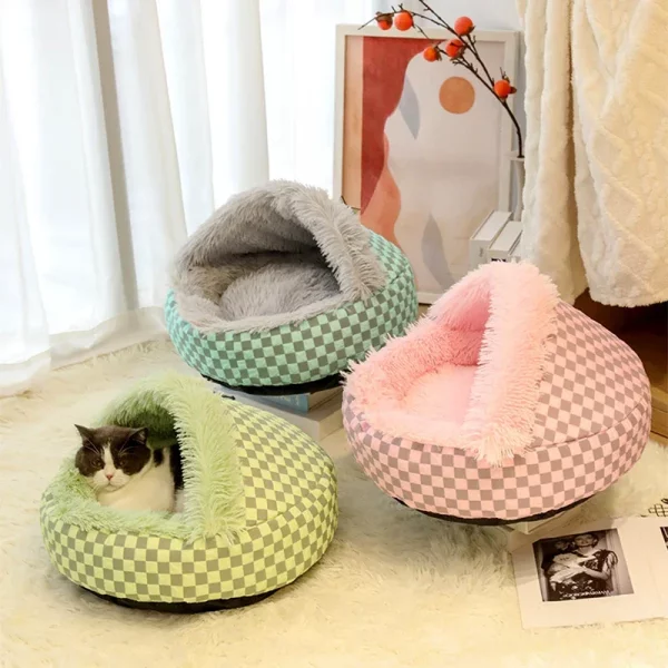 Interior of the warm pet nest, showing cosy lining