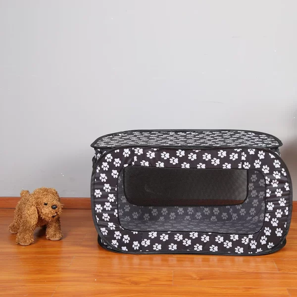 Close-up of the double zipper door on the portable pet kennel.