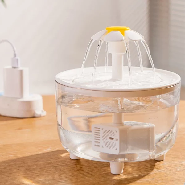 The USB power cable connected to the mute pet water fountain.