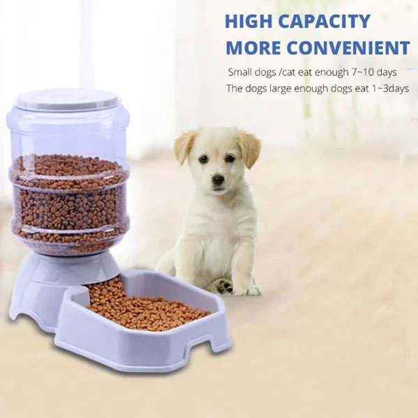 Detail of the PP material construction of the pet feeder