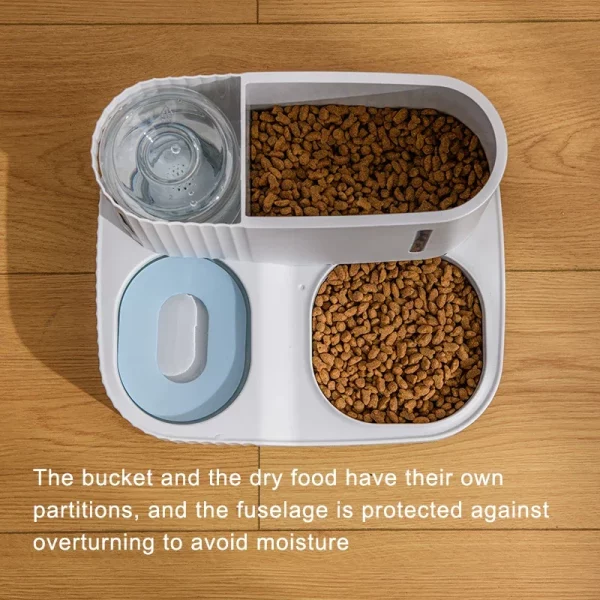 Pet drinking water from the dispenser, demonstrating the dry muzzle feature