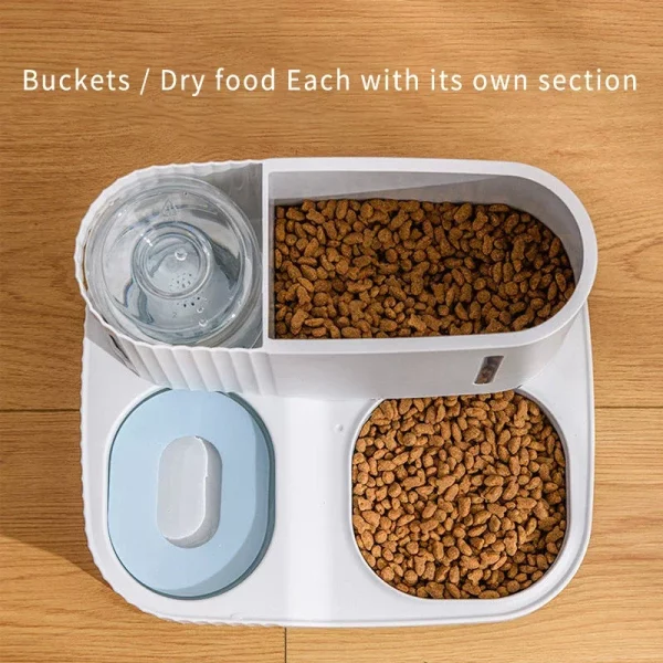 Detail of the sealed food compartment lid on the automatic pet feeder, preserving food freshness.