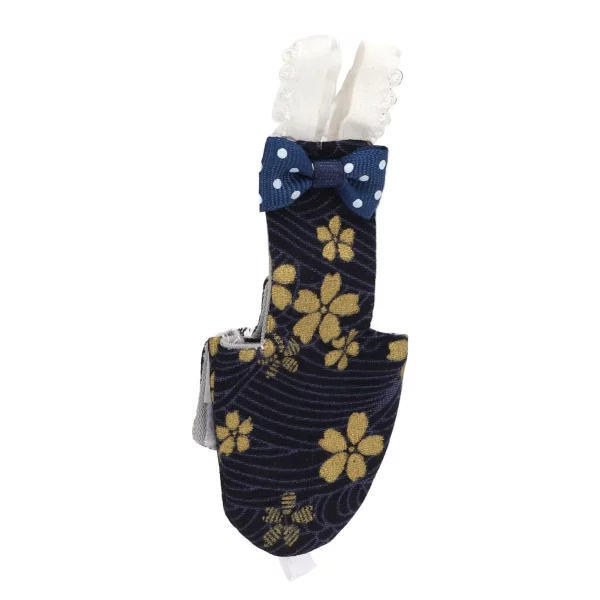Bird wearing the adjustable diaper, demonstrating comfortable fit.