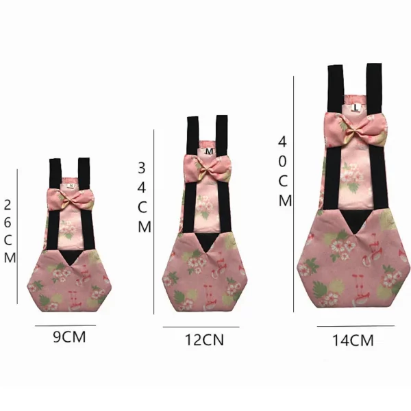 Detail of the adjustable elastic band and fastening mechanism on a poultry diaper.